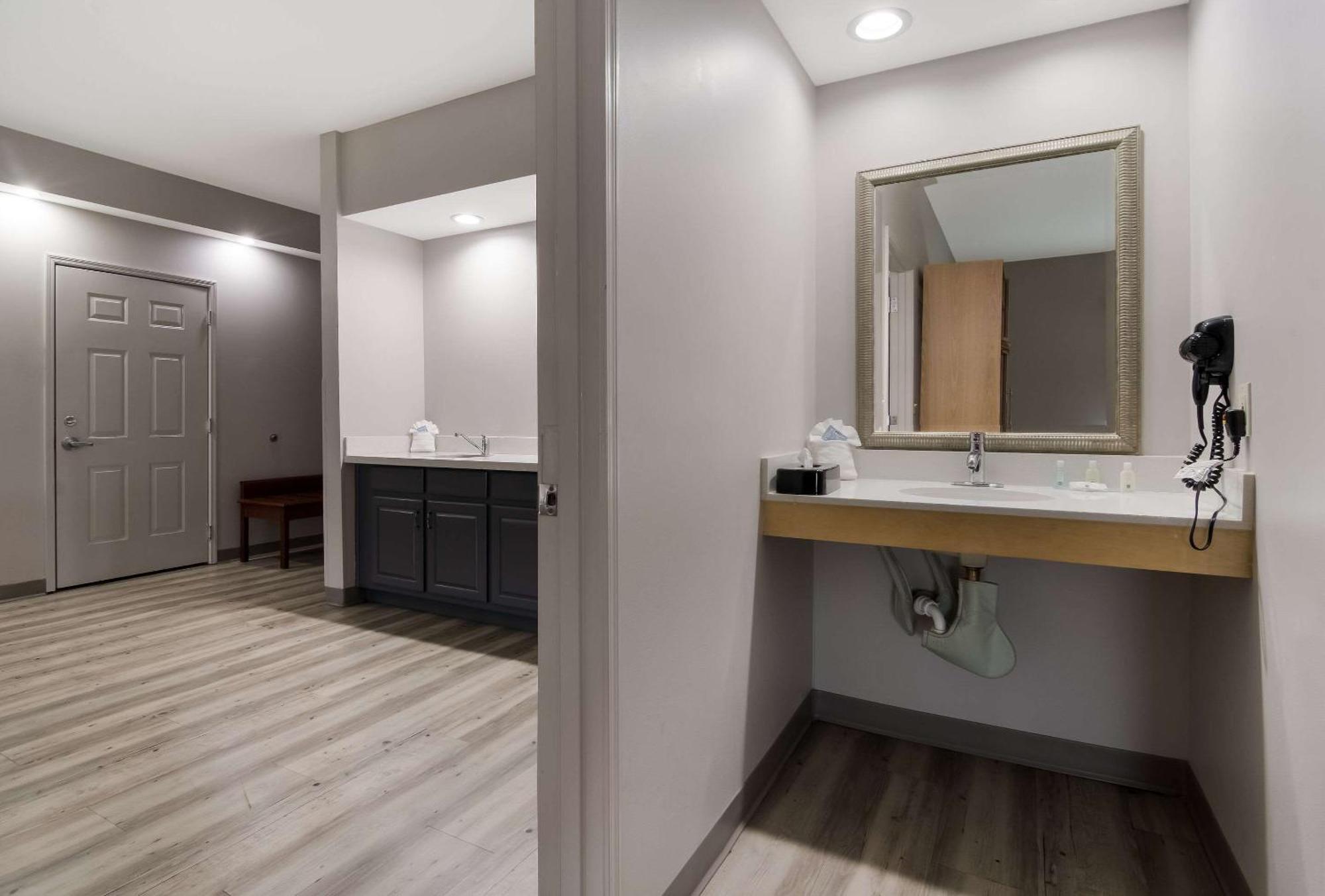 Quality Inn Goldsboro Ngoại thất bức ảnh